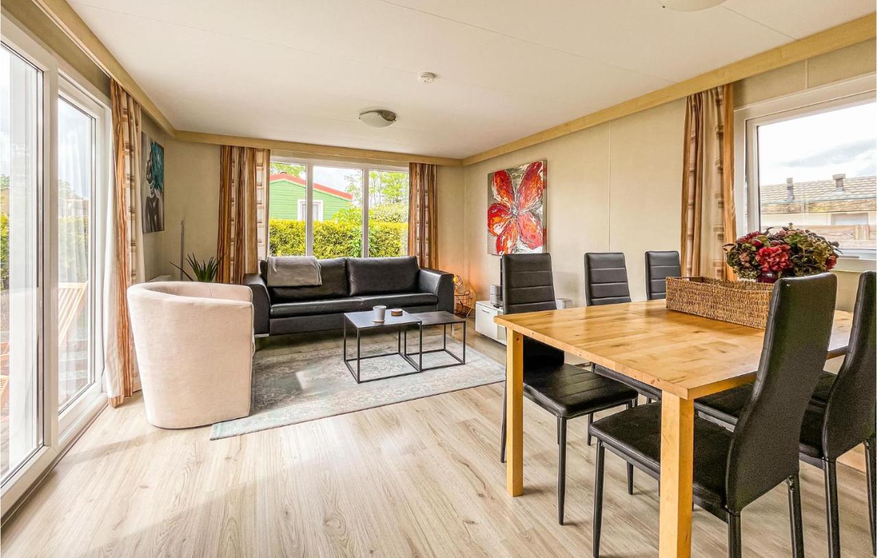 3 Bedroom Stunning Stacaravan In Tzummarum Exteriör bild