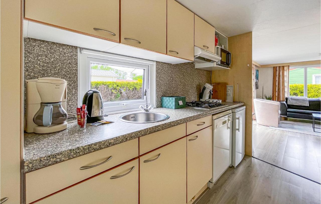 3 Bedroom Stunning Stacaravan In Tzummarum Exteriör bild