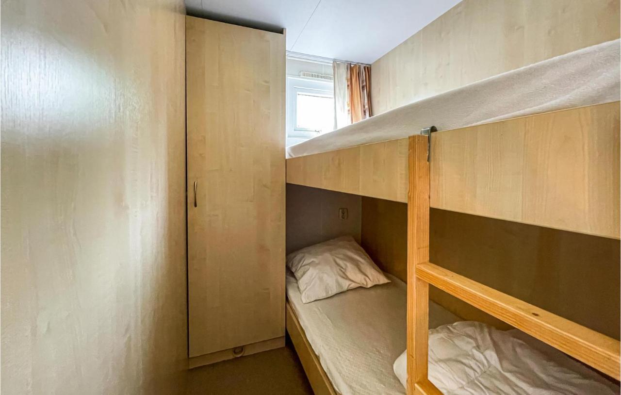 3 Bedroom Stunning Stacaravan In Tzummarum Exteriör bild